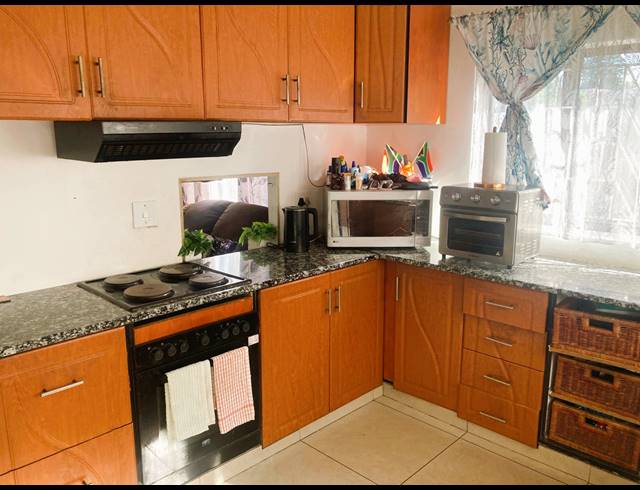 3 BEDROOM HOUSE FOR SALE IN BLUFF